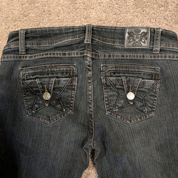 Woman's jeans - Picture 9 of 15